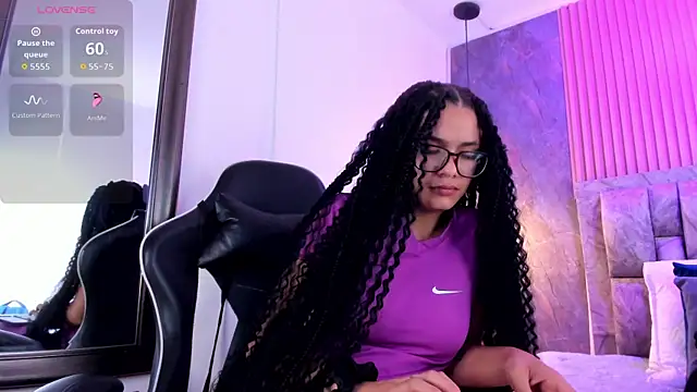 Snapshot of alina_sauvage chatting on 24, 5, 2026 alina sauvage online show from 24, 5, 2026