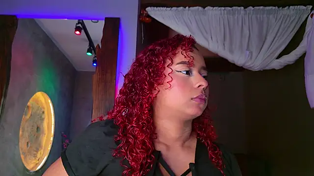 Snapshot of lara_curly chatting on 22, 7, 2026 lara curly online show from 22, 7, 2026