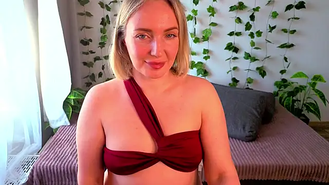 Snapshot of MonikFoxi chatting on 29, 4, 2026 MonikFoxi online show from 29, 4, 2026