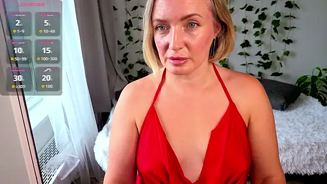 MonikFoxi online show from 8, 8, 2026