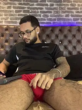 Snapshot of KyleJoss30 chatting on 17, 4, 2026 KyleJoss30 online show from 17, 4, 2026