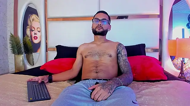 Snapshot of KyleJoss30 chatting on 29, 4, 2026 KyleJoss30 online show from 29, 4, 2026