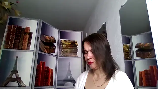 Snapshot of Selena_Moo chatting on 11, 4, 2026 Selena Moo online show from 11, 4, 2026