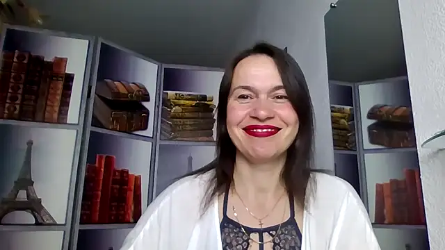 Snapshot of Selena_Moo chatting on 13, 4, 2026 Selena Moo online show from 13, 4, 2026