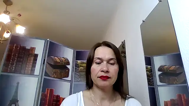 Snapshot of Selena_Moo chatting on 8, 5, 2026 Selena Moo online show from 8, 5, 2026