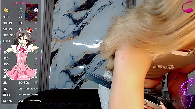 Snapshot of Mia_Colucci- chatting on 4, 5, 2026 Mia Colucci- online show from 4, 5, 2026