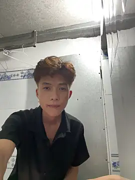 Snapshot of Nguyencuong1999 chatting on 27, 4, 2026 Nguyencuong1999 online show from 27, 4, 2026