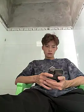 Snapshot of Nguyencuong1999 chatting on 11, 5, 2026 Nguyencuong1999 online show from 11, 5, 2026
