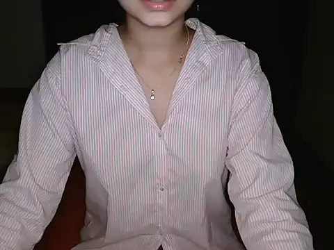 Snapshot of urvashi_rai chatting on 18, 6, 2026 urvashi rai online show from 18, 6, 2026