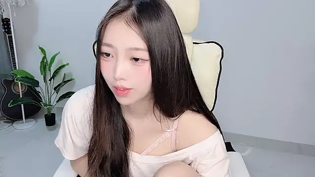 Snapshot of Yukiy8877 chatting on 4, 4, 2026 Yukiy8877 online show from 4, 4, 2026