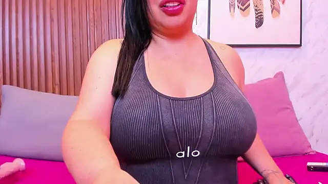 Snapshot of Nahomi_rosse chatting on 24, 4, 2026 Nahomi rosse online show from 24, 4, 2026