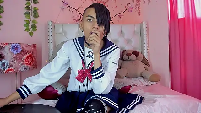 Snapshot of romeo_laurient chatting on 8, 4, 2026 romeo laurient online show from 8, 4, 2026