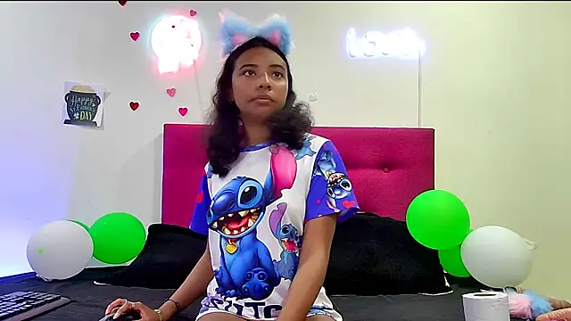 Snapshot of Ellie_Cute7 chatting on 9, 4, 2026 Ellie Cute7 online show from 9, 4, 2026