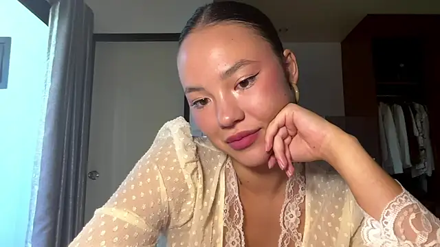 kamila 18 french online show from 29, 3, 2026