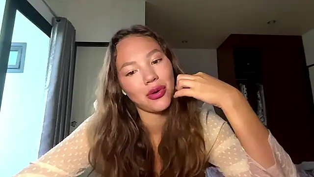 kamila 18 french online show from 7, 4, 2026