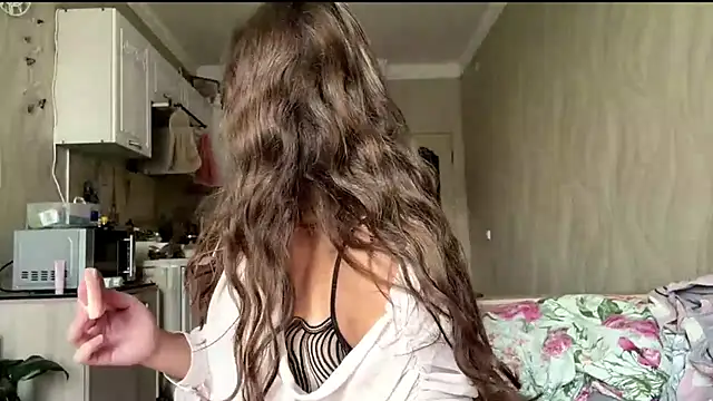 kamila 18 french online show from 23, 6, 2026