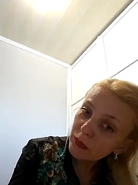 MiaLove183 online show from 19, 4, 2026