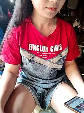 Snapshot of Cute-flowers chatting on 17, 4, 2026 Cute-flowers online show from 17, 4, 2026