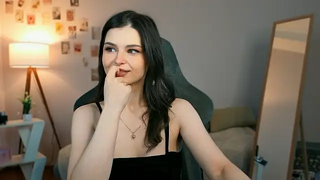 Snapshot of rebbekkakowalski chatting on 31, 3, 2026 rebbekkakowalski online show from 31, 3, 2026