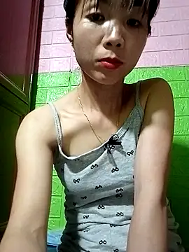 Snapshot of AmyLinee01 chatting on 15, 4, 2026 AmyLinee01 online show from 15, 4, 2026