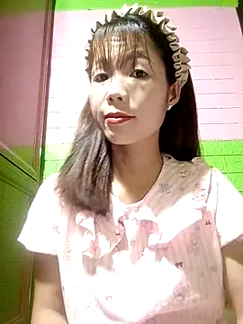 Snapshot of AmyLinee01 chatting on 6, 5, 2026 AmyLinee01 online show from 6, 5, 2026