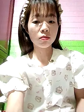 Snapshot of AmyLinee01 chatting on 7, 5, 2026 AmyLinee01 online show from 7, 5, 2026