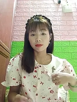 Snapshot of AmyLinee01 chatting on 8, 6, 2026 AmyLinee01 online show from 8, 6, 2026