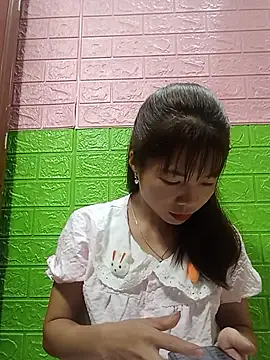 AmyLinee01 online show from 27, 6, 2026