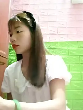 AmyLinee01 online show from 30, 6, 2026