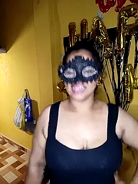 Snapshot of Crushme_cpl chatting on 7, 4, 2026 Crushme cpl online show from 7, 4, 2026