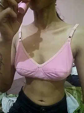 Curvy Amyra online show from 18, 5, 2026