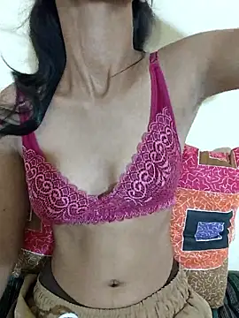 Snapshot of Curvy_Amyra chatting on 11, 6, 2026 Curvy Amyra online show from 11, 6, 2026