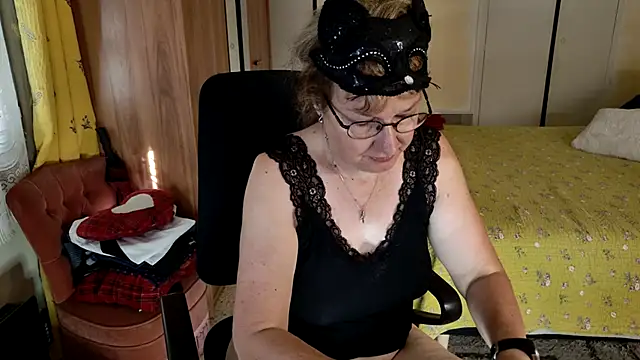 Snapshot of Chrismaturefrench chatting on 5, 7, 2026 Chrismaturefrench online show from 5, 7, 2026