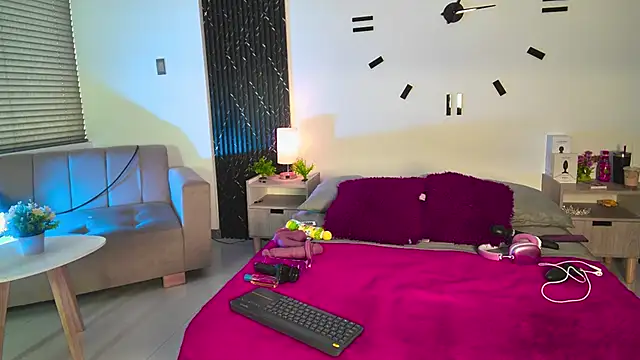 Snapshot of aurora_petitee chatting on 28, 5, 2026 aurora petitee online show from 28, 5, 2026