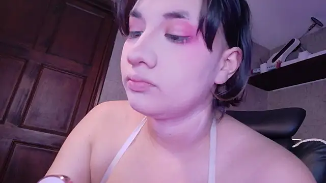 Carmillaa online show from 15, 4, 2026
