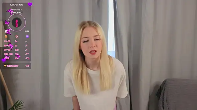 Snapshot of ScarlettRansdell chatting on 4, 5, 2026 ScarlettRansdell online show from 4, 5, 2026