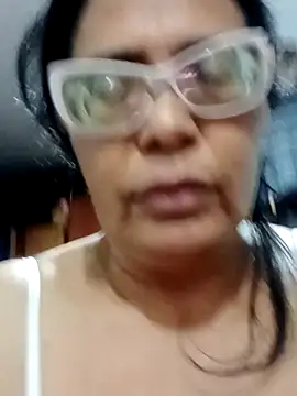 Snapshot of sexymomsn chatting on 8, 4, 2026 sexymomsn online show from 8, 4, 2026