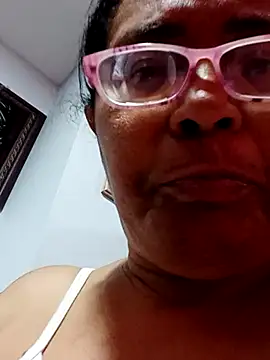 Snapshot of sexymomsn chatting on 22, 4, 2026 sexymomsn online show from 22, 4, 2026