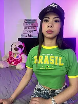 Snapshot of Miia_coollins chatting on 17, 4, 2026 Miia coollins online show from 17, 4, 2026