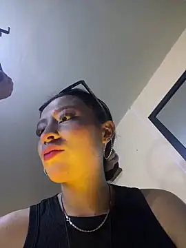 Itze Mua online show from 22, 5, 2026