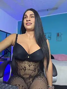 Snapshot of Honey__kiss chatting on 22, 7, 2026 Honey kiss online show from 22, 7, 2026
