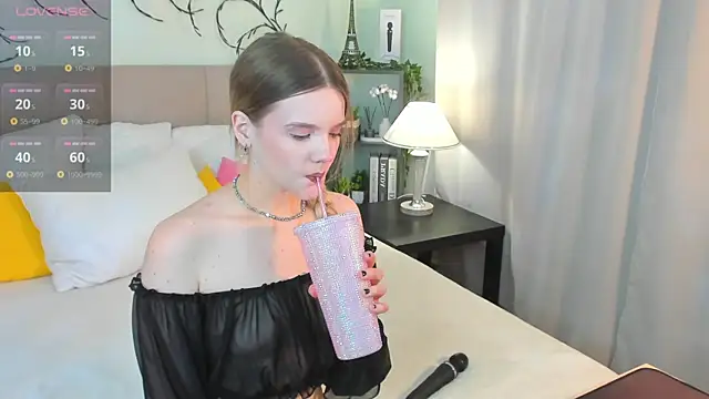 Emma peach online show from 3, 5, 2026