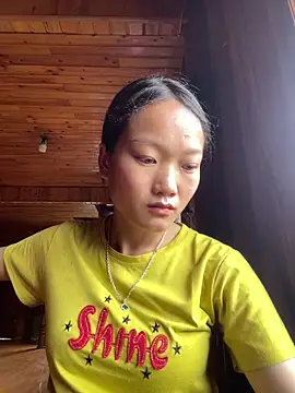 Snapshot of Jolinie chatting on 7, 5, 2026 Jolinie online show from 7, 5, 2026