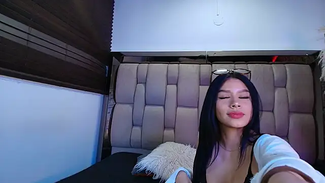 Snapshot of MeganEvanss__ chatting on 22, 5, 2026 MeganEvanss online show from 22, 5, 2026