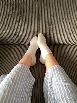 Snapshot of LilouPieds chatting on 14, 6, 2026 LilouPieds online show from 14, 6, 2026