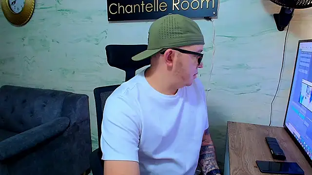 maximo daddy online show from 24, 4, 2026