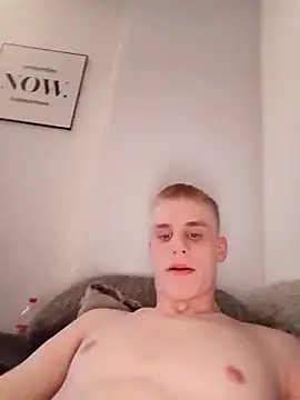 Snapshot of matthi898 chatting on 10, 4, 2026 matthi898 online show from 10, 4, 2026