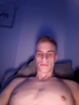 Snapshot of matthi898 chatting on 12, 4, 2026 matthi898 online show from 12, 4, 2026