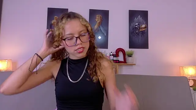 lia valmont 01 online show from 3, 5, 2026