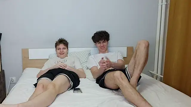 Snapshot of 1gay1straight chatting on 27, 3, 2026 1gay1straight online show from 27, 3, 2026